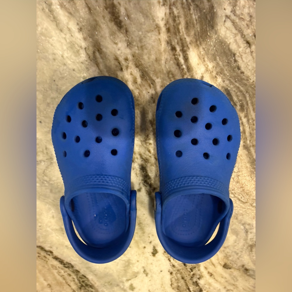 Size 10c Toddler Crocs